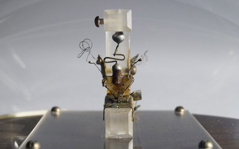 خداحافظی با لامپ های خلأ