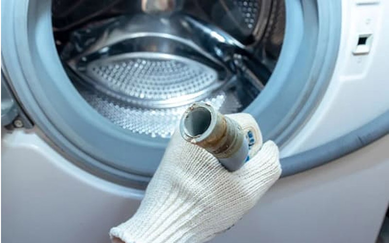 مسدود شدن مسیر تخلیه و فاضلاب مسدود شدن مسیر تخلیه و فاضلاب