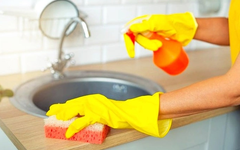 ترفندهایی جادویی برای تمیز کردن سینک ظرفشویی