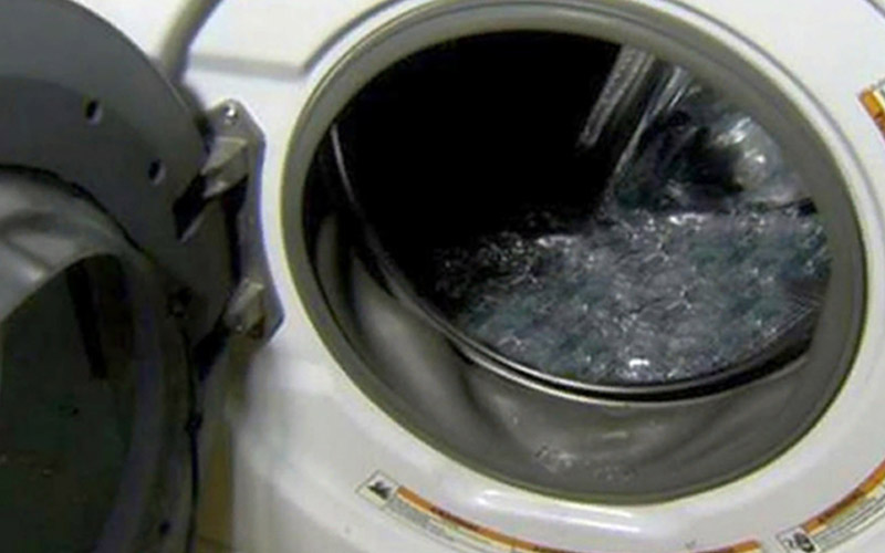نحوه رفع مشکل جمع شدن آب در ماشین لباسشویی خاموش نحوه رفع مشکل جمع شدن آب در ماشین لباسشویی خاموش