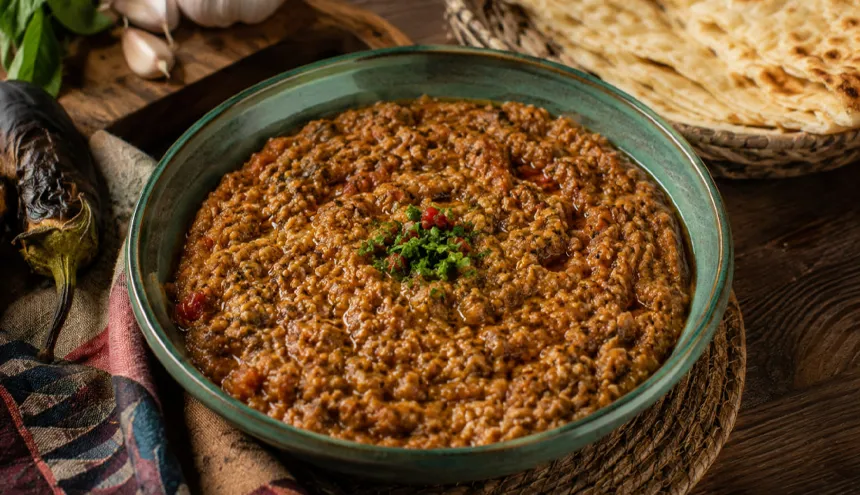 میرزا قاسمی، غذای نونی شمالی با طعم دودی و خاص