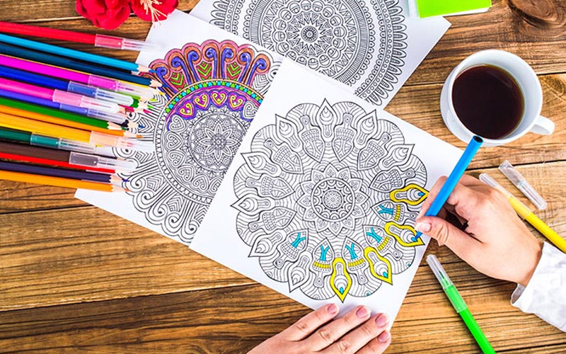 رنگ آمیزی ماندالا چگونه به کاهش استرس کمک می کند رنگ آمیزی ماندالا چگونه به کاهش استرس کمک می کند